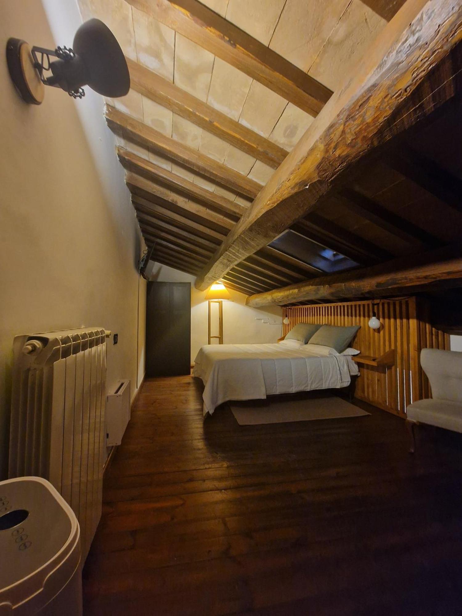 Piazza Duomo Casa Vacanze Sutri Exterior photo